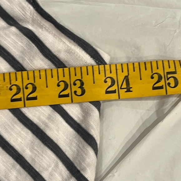 White House Black market tee shirt size  L gray and white stripes - Picture 4 of 10